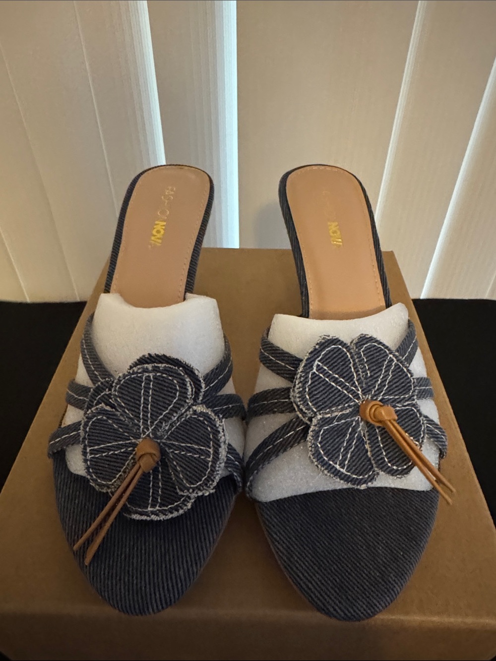 Fashion Nova White & Navy Floral Slide Mules with Knotted Tassel